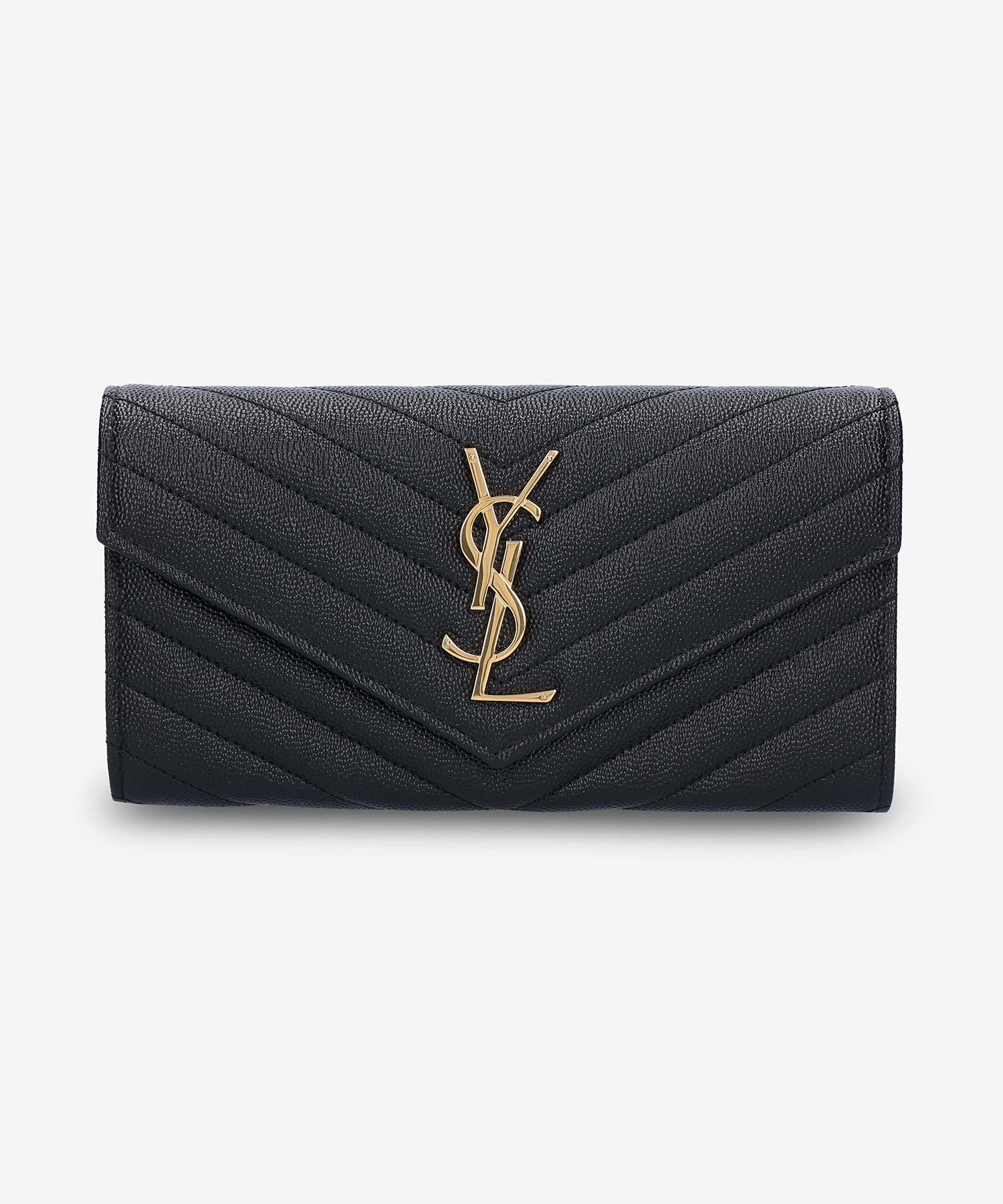 지갑의 쉐브론 퀼팅과 YSL 금장 로고를 클로즈업하여 가죽의 오목볼록한 질감을 생생하게 보여주는 사진